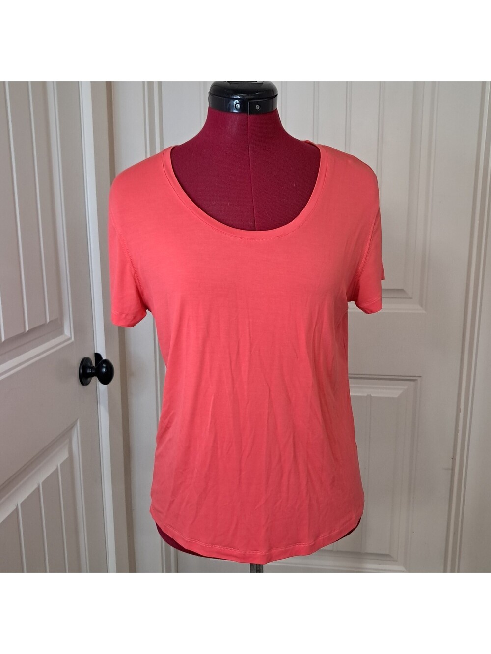 Rip Skirt Coral Shirt Size S Small Short Sleeve Modal T-Shirt Pink stretchy
